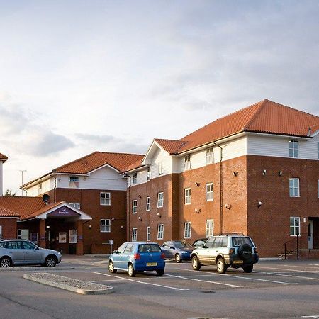 Premier Inn Chelmsford Exterior photo