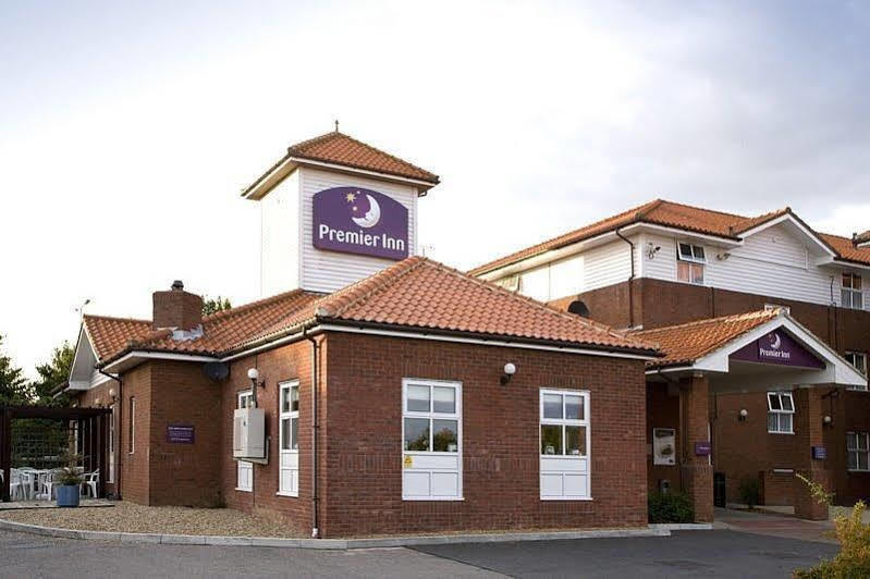Premier Inn Chelmsford Exterior photo
